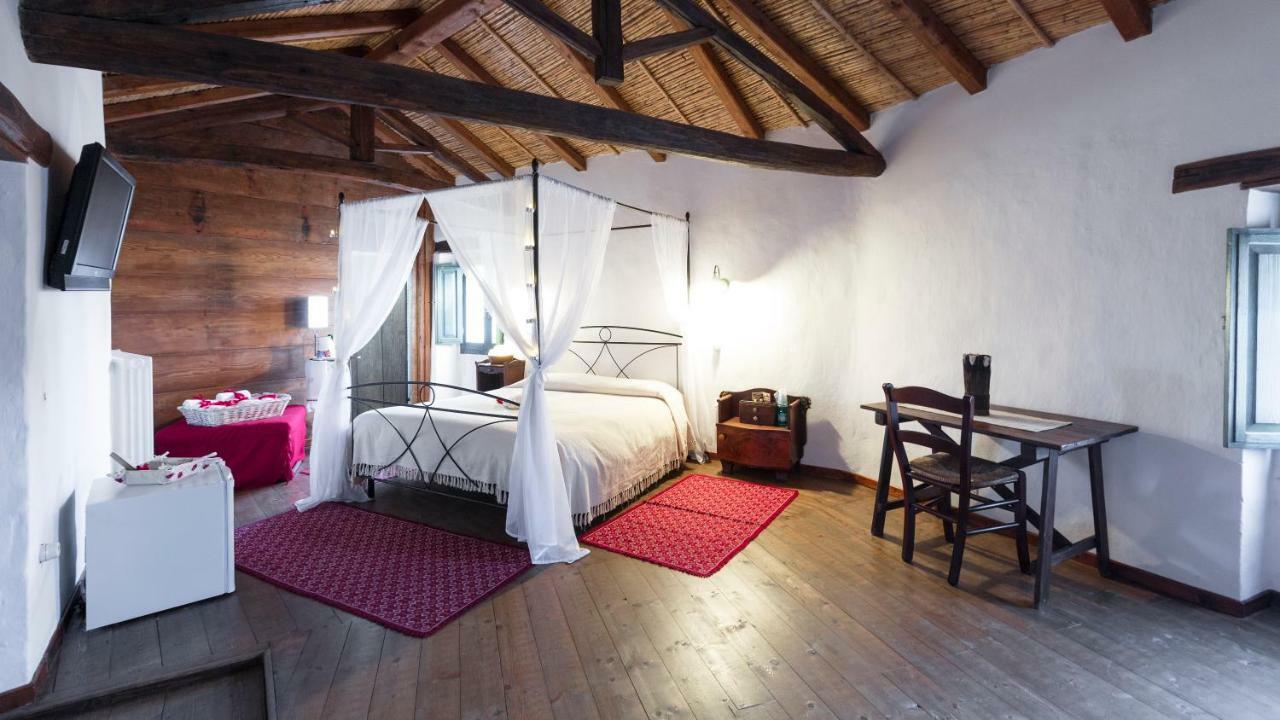 B&B Charme Sa Pardina Orroli Bagian luar foto