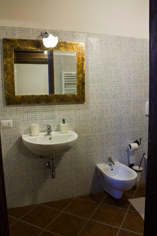 B&B Charme Sa Pardina Orroli Bagian luar foto