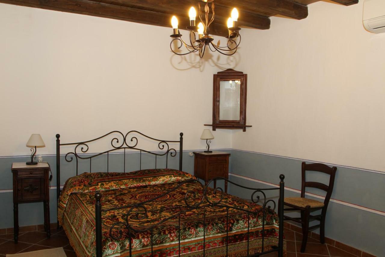 B&B Charme Sa Pardina Orroli Bagian luar foto