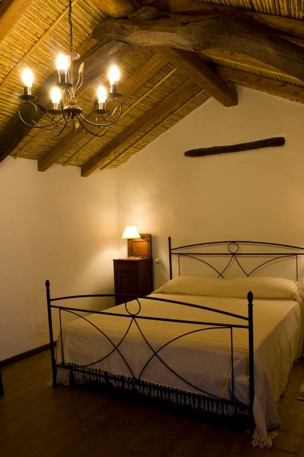 B&B Charme Sa Pardina Orroli Bagian luar foto