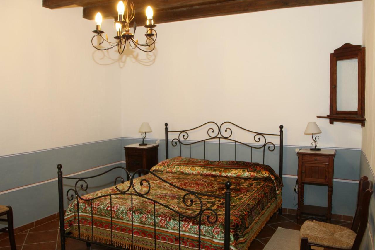 B&B Charme Sa Pardina Orroli Bagian luar foto