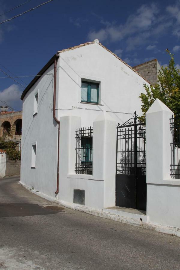 B&B Charme Sa Pardina Orroli Bagian luar foto